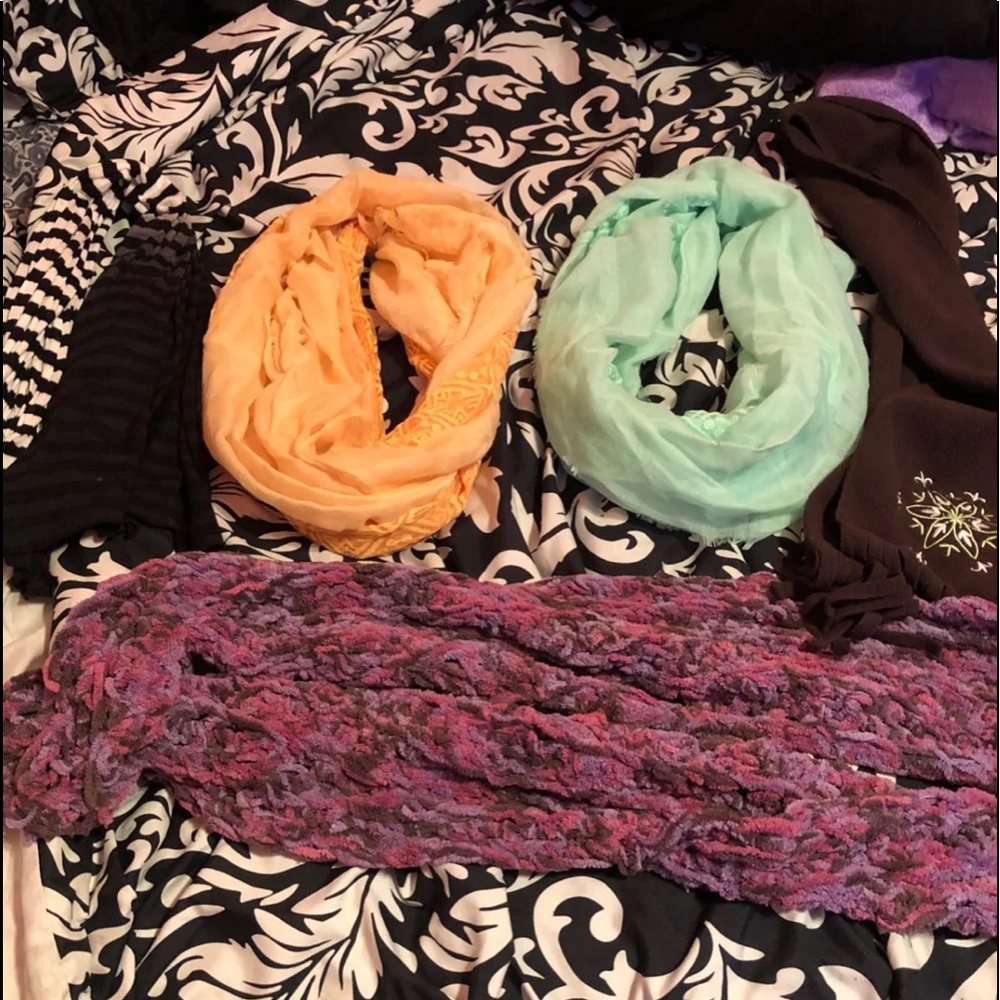 Women’s scarves